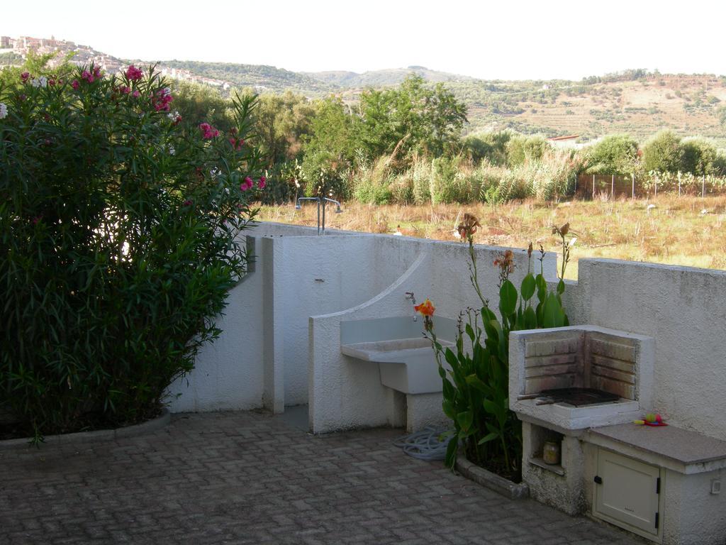 Villa Magnolia Appartamenti Nicotera Exteriör bild
