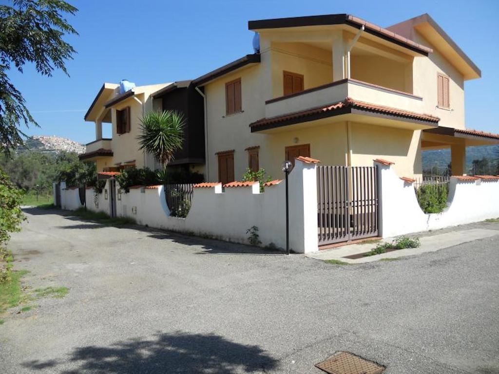 Villa Magnolia Appartamenti Nicotera Exteriör bild